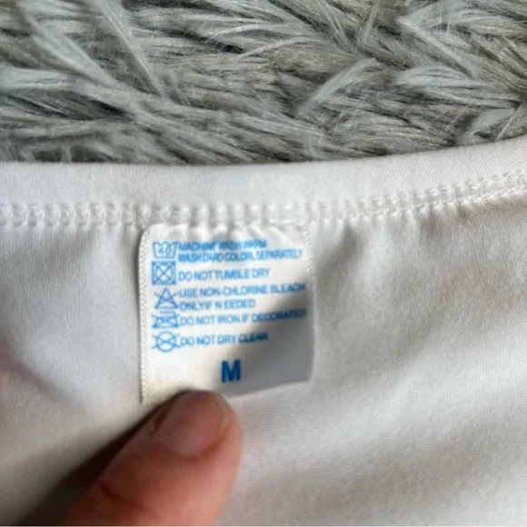 St Patricks Day 4 Leaf Clover Tshirt Womens Medium White Green Short Sleeve - Picture 3 of 7